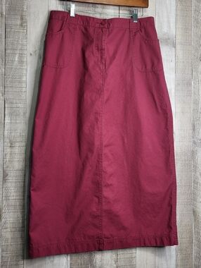 Northern Reflections Skirt in Burgundy. Size 14. 100% Cotton.